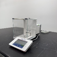 Mettler Toledo XSR105DU Analytical Balance image 1